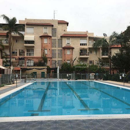 Pool & Garden Apart otel Rechovot Dış mekan fotoğraf